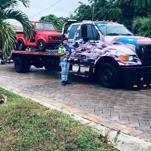 Meet your Posher, Victor